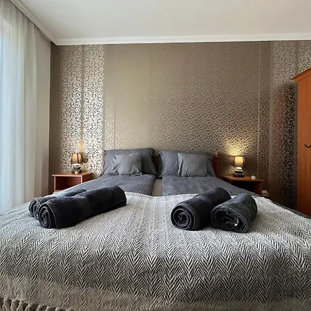 Great Forest View Penthouse * Ντέμπρετσεν